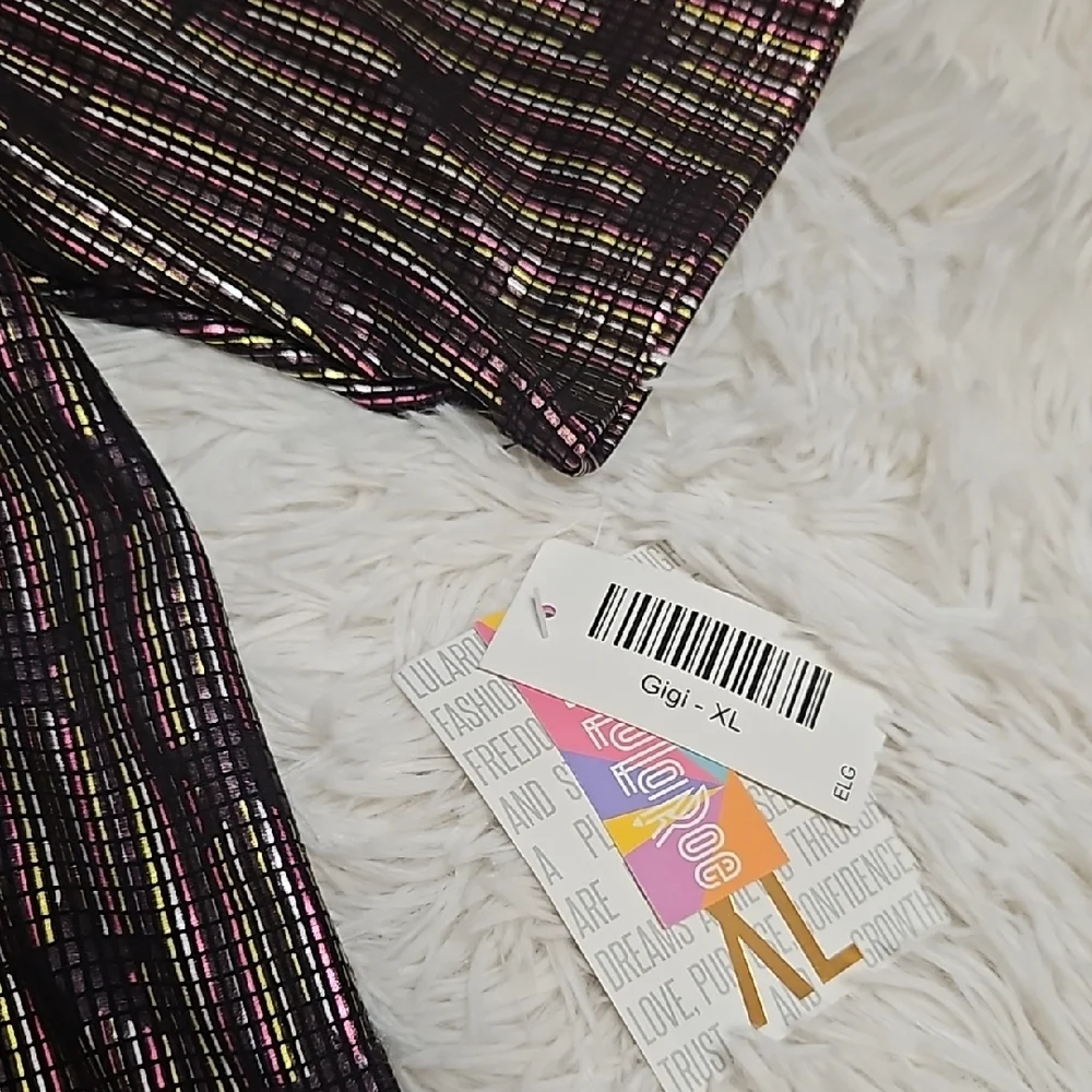 New LuLaRoe Gigi elegant collection top Short Sleeve Blouse star print top XL - Picture 6 of 11